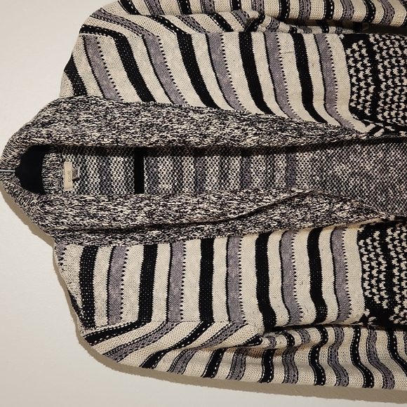 Urban Outfitters patterned cardigan - Picture 4 of 6